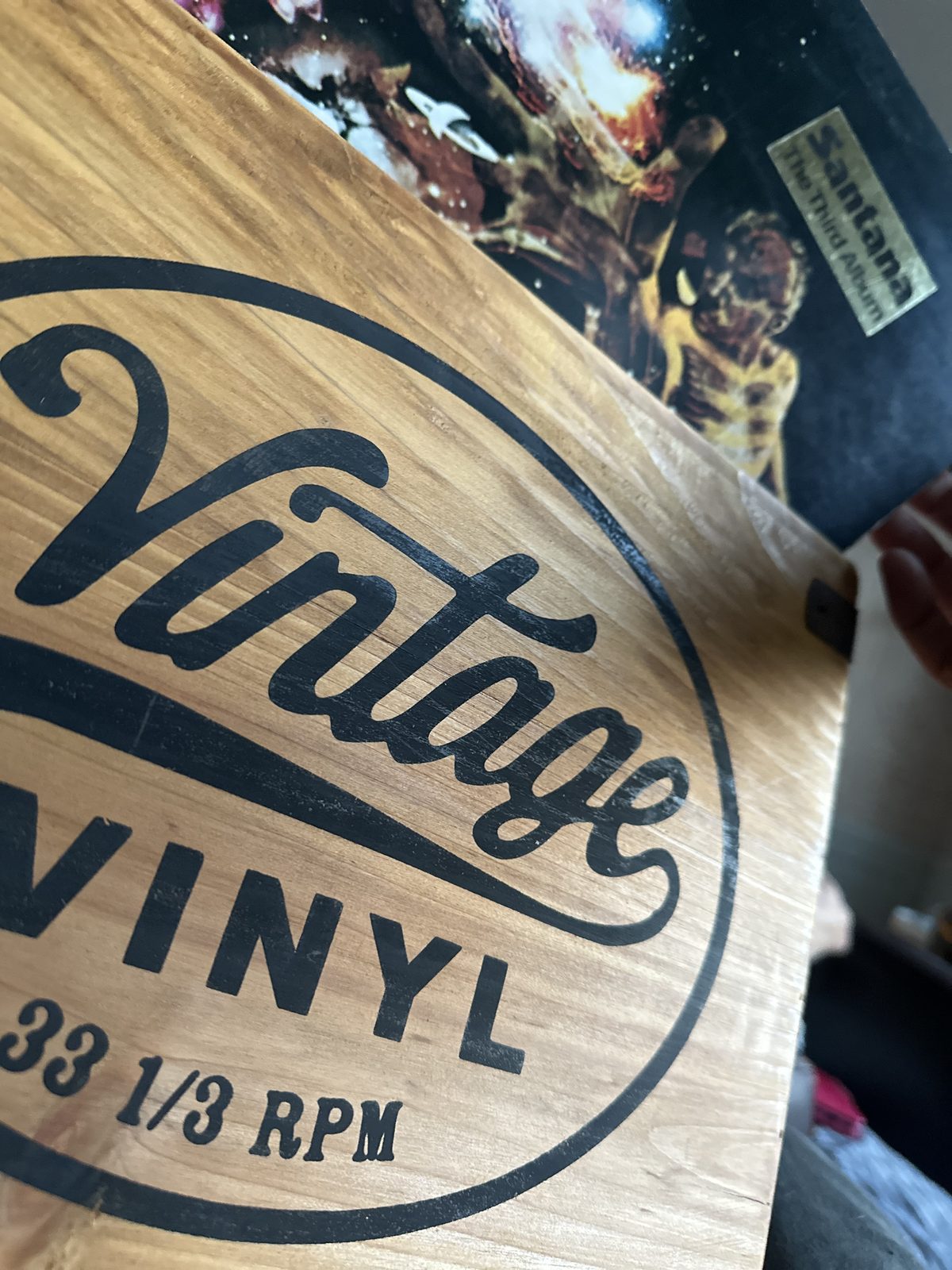 Vinyl, Quiz, bubbel & Pinsa-kväll på Vin & Vänner. Anmäl gärna lag om 4.