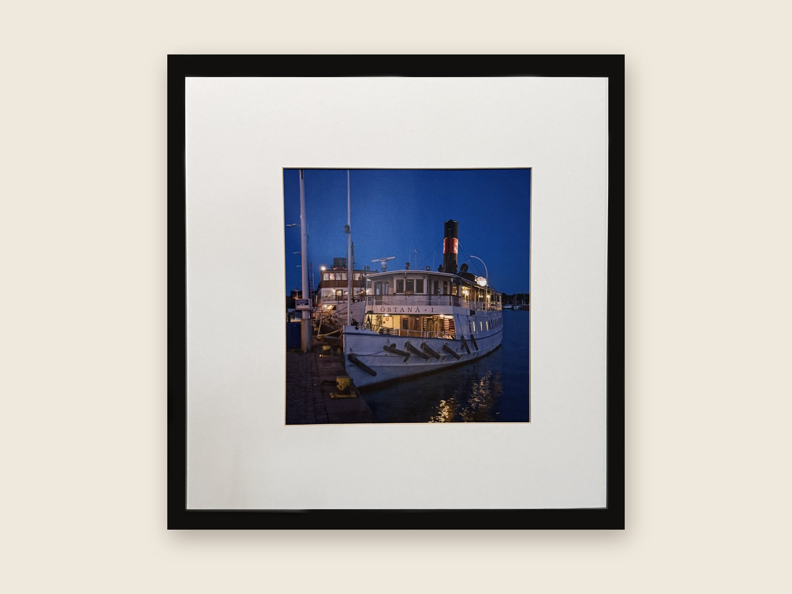 Östanå 1, 50 × 50 cm. Fotografi av Ulf Hinds.