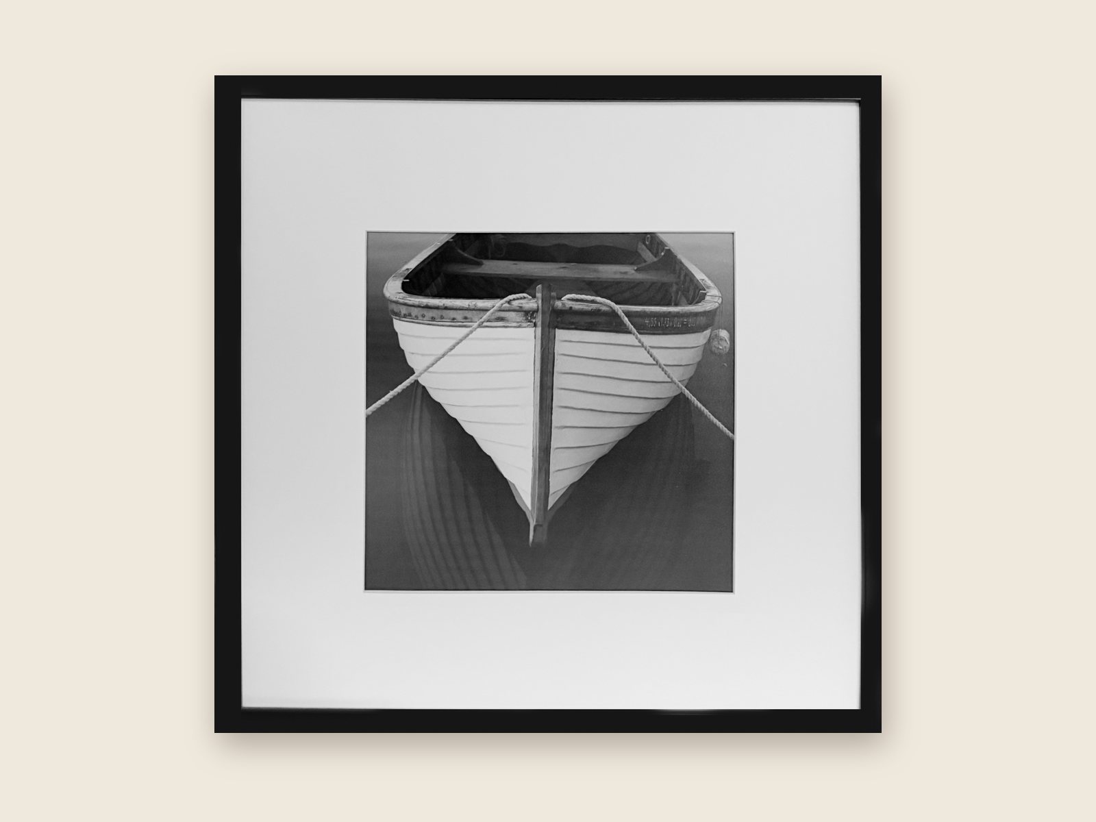 Träbåt, 50 × 50 cm. Fotografi av Ulf Hinds.